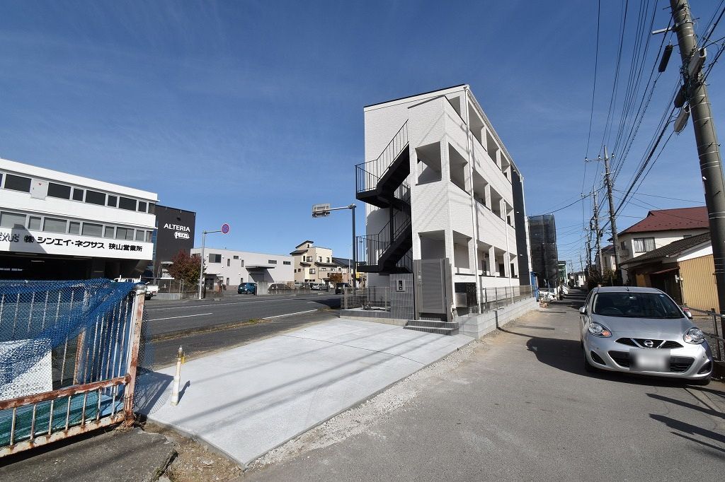 エントランス　駐車場