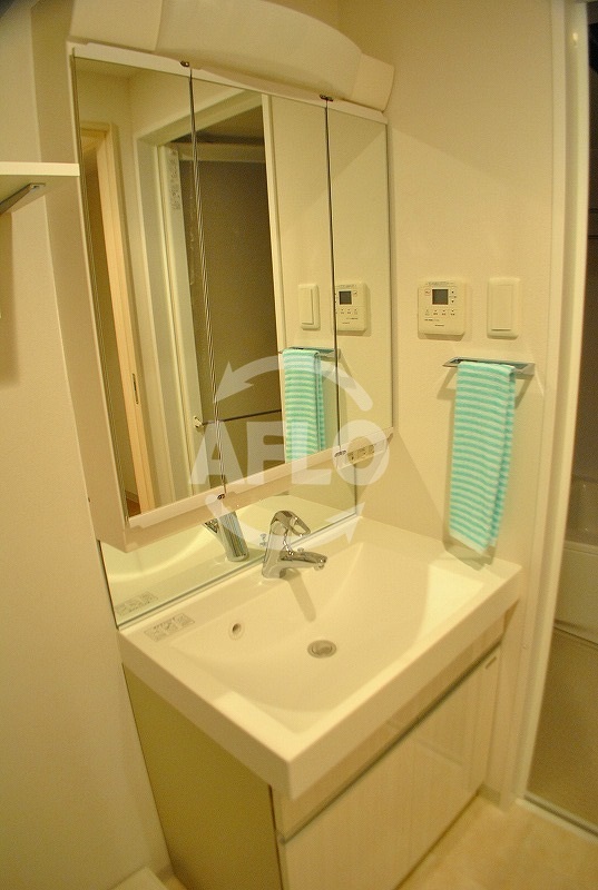 洗面設備　アーバネックス北久宝寺　独立洗面台