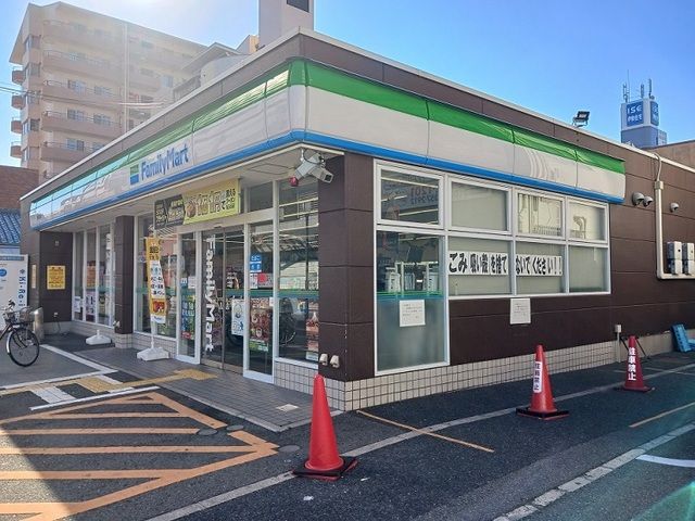 コンビニ　ファミリーマート高石駅前店様（コンビニ）まで510m