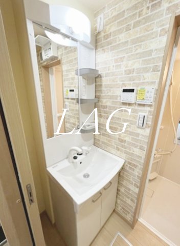 洗面設備　独立洗面台です。