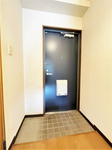 玄関　同物件、類似間取りのイメージ写真です