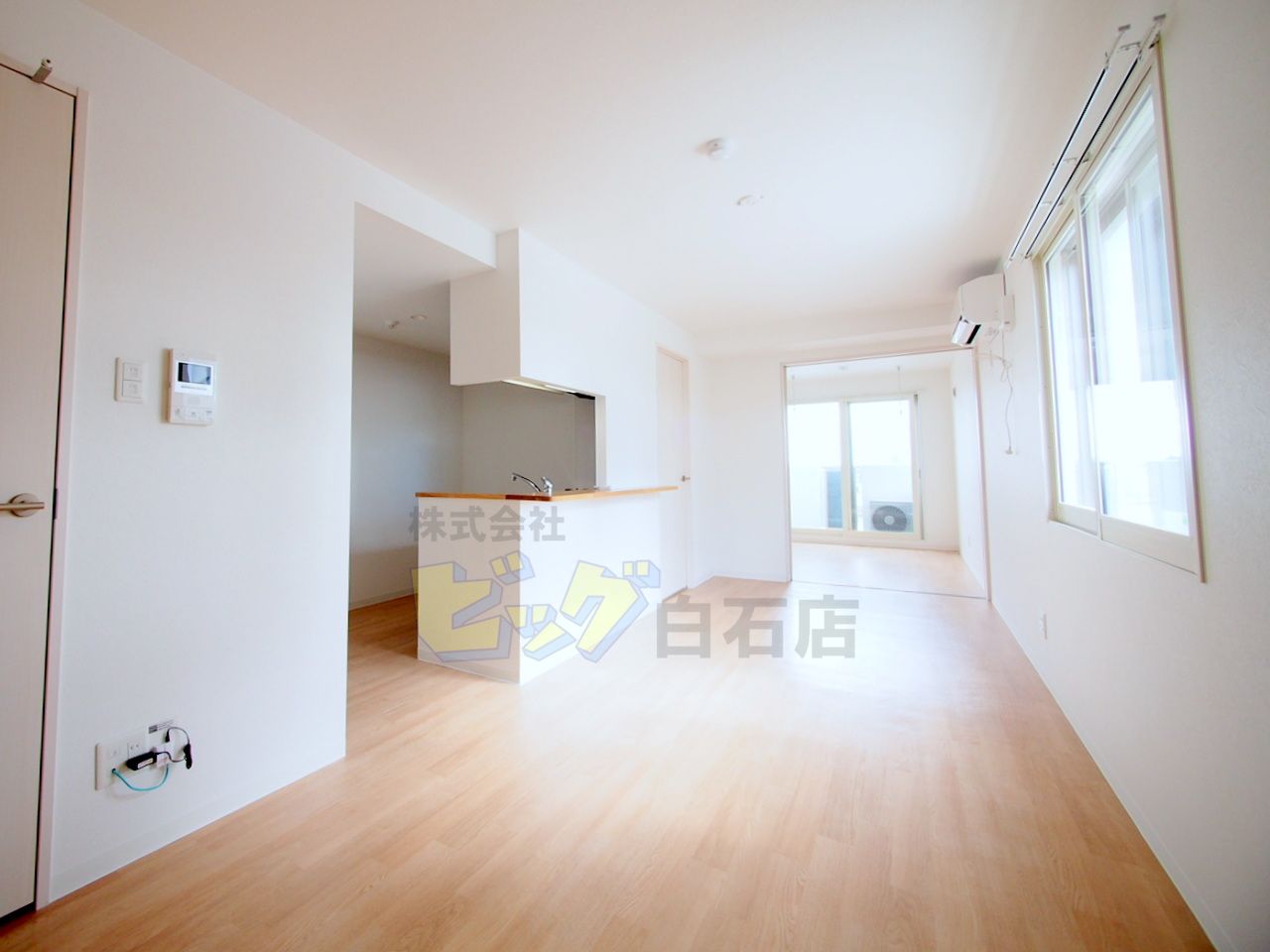 居室・リビング　広々リビングです♪