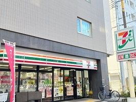 コンビニ　セブンイレブン（コンビニ）まで450m