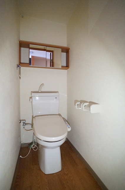 トイレ　嬉しい温水洗浄便座♪