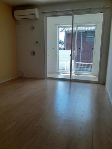 居室・リビング　明るい室内です☆