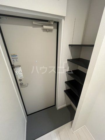 Fiorito六実の玄関写真