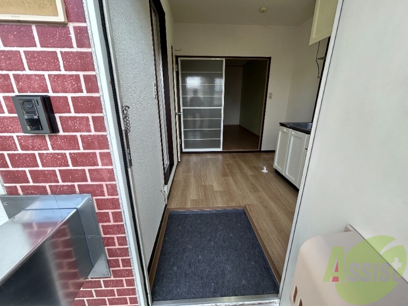 玄関　玄関です。玄関口が広く靴を並べても問題なさそうです。