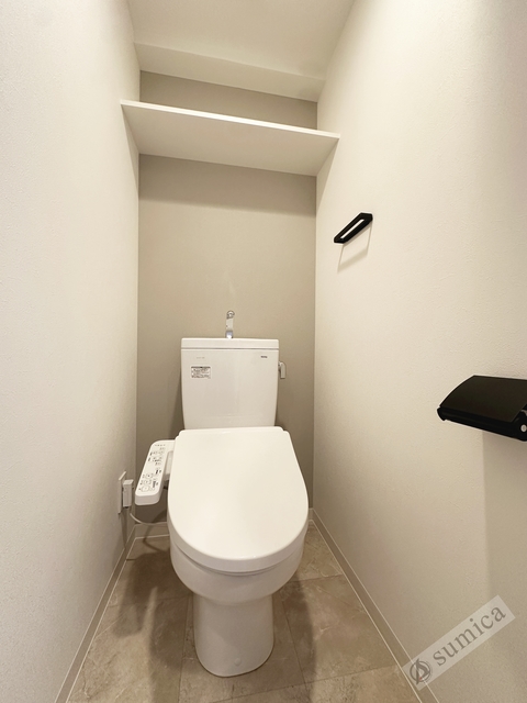 トイレ　温水洗浄便座