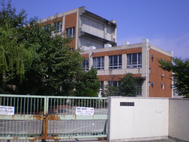 小学校　市立荒子小学校（小学校）まで1600m