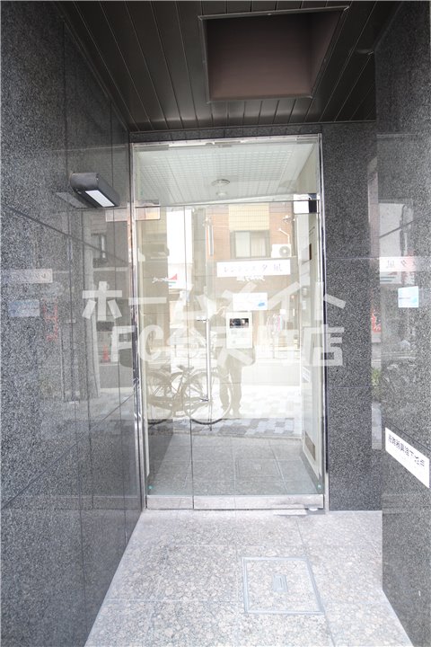 エントランス　オートロック完備