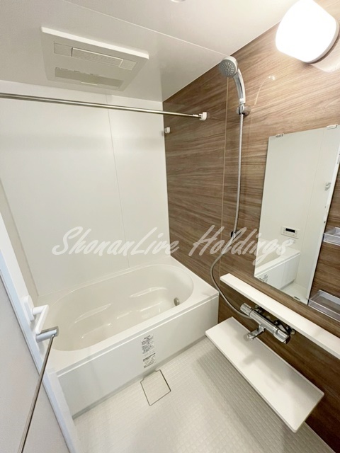 バス・シャワールーム　清潔感のあるお風呂です♪