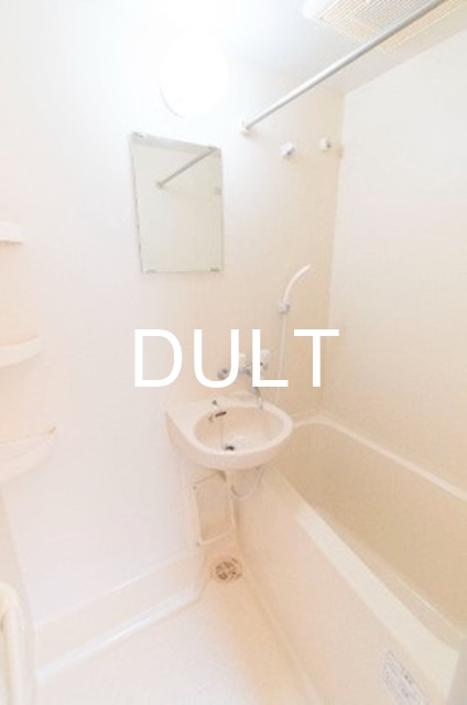 バス・シャワールーム　バスルームです。