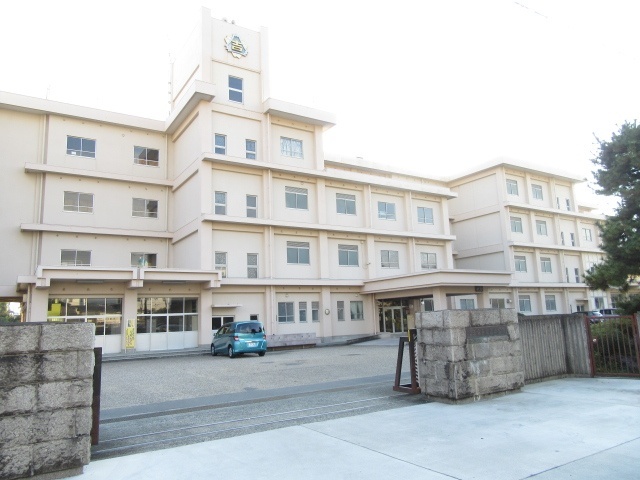 小学校　富士市立吉原小学校（小学校）まで532m