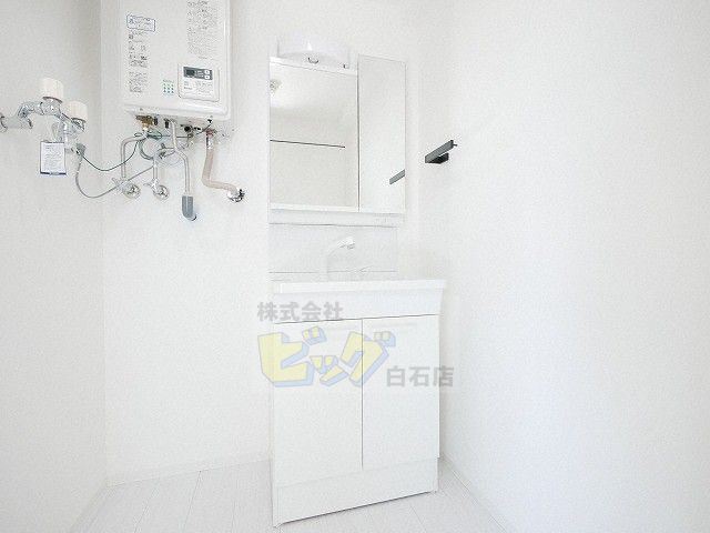 洗面設備　人気の設備シャンプードレッサーを完備しています♪