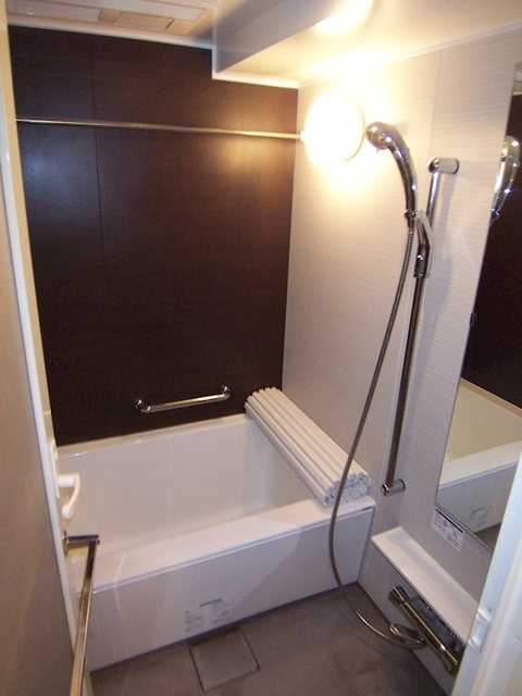 バス・シャワールーム　別タイプのお部屋です