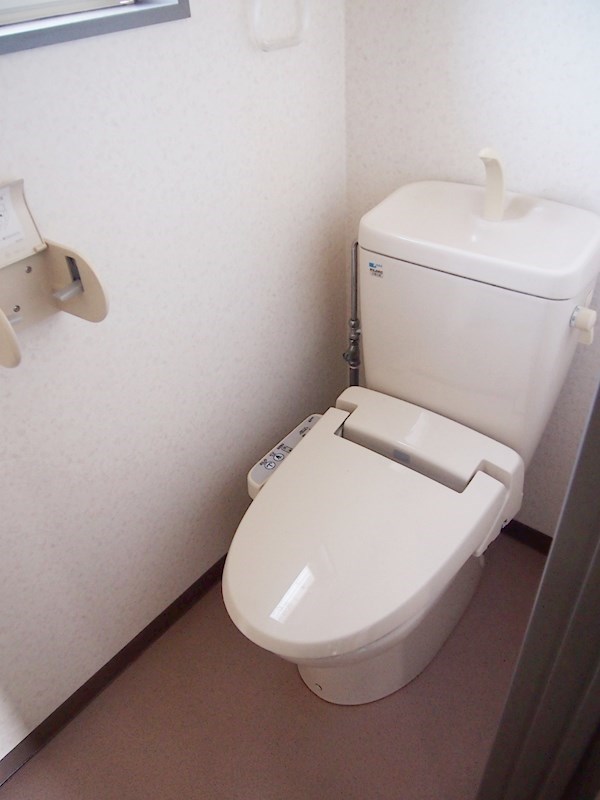 トイレ　※別のお部屋の写真です。現状優先します。