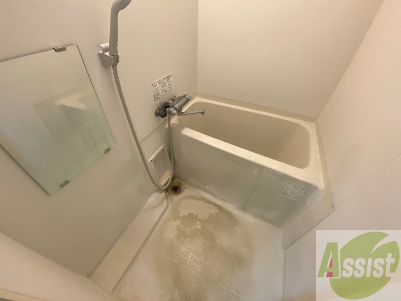 バス・シャワールーム　お風呂になります。一日の疲れを癒してくださいね。