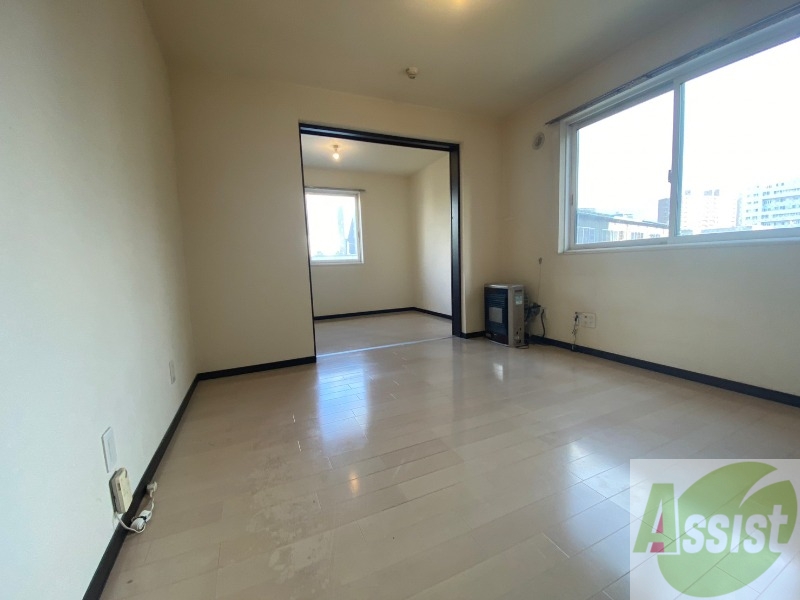 居室・リビング　広くてきれいなリビングです！快適に過ごせそうですね。