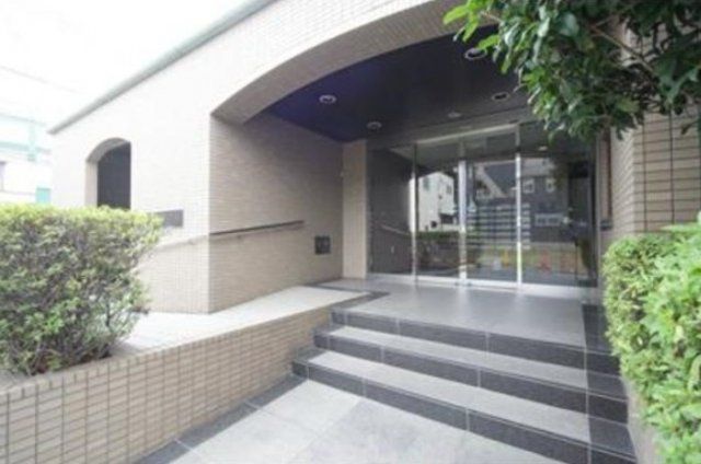 エントランス　毎日通るエントランスはこのようになっています♪