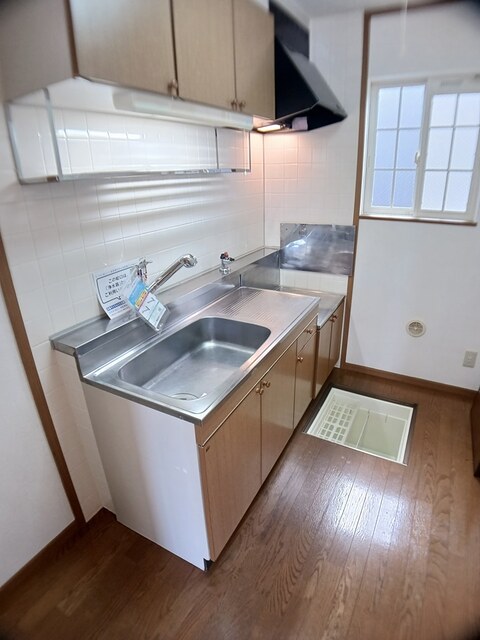 キッチン　換気のできる窓付き♪