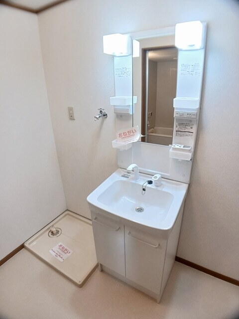 洗面設備　洗面所内に洗濯機置場あり♪