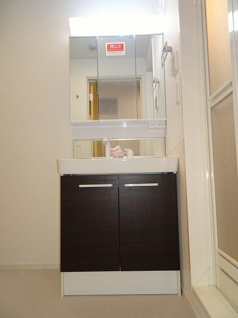 洗面設備　独立洗面台です。