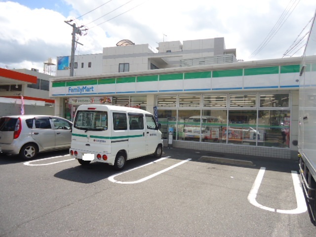 コンビニ　ファミリーマート中広三丁目店（コンビニ）まで178m