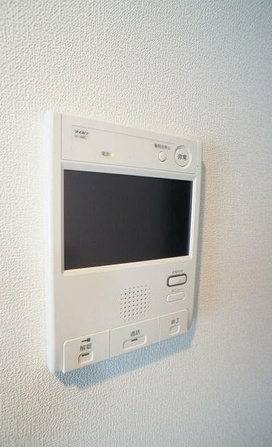 セキュリティ　女性の方でも安心のモニター付きインターフォン♪