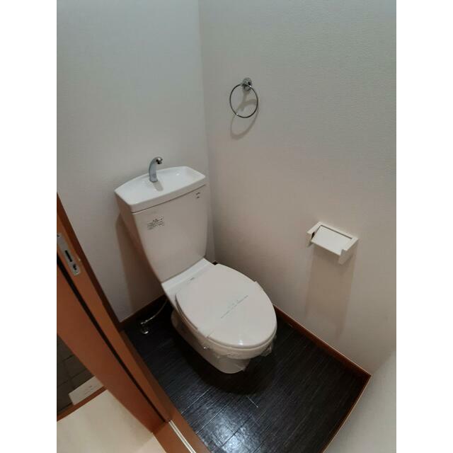 トイレ　同棟別室