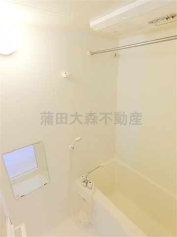 バス・シャワールーム　浴室乾燥機付きのバスルーム