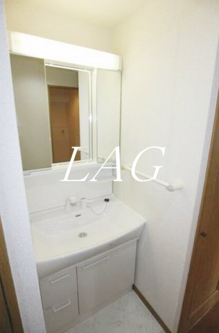 洗面設備　独立洗面台（同仕様）です。