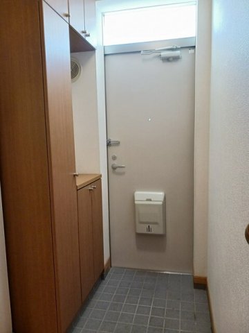 玄関　収納もある玄関です