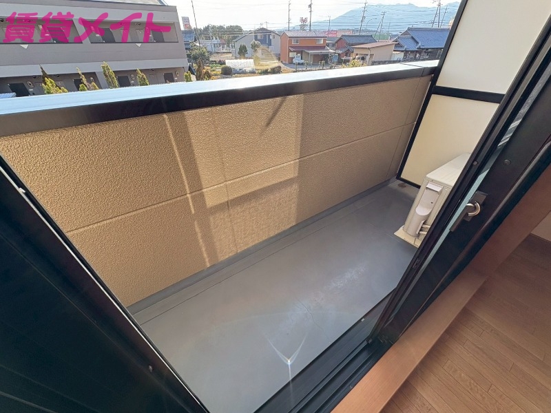 バルコニー　同物件別室画像