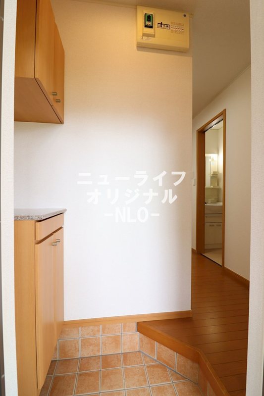 玄関　※同一仕様の別部屋写真の為、現況優先となります。