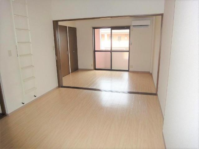 居室・リビング　リビング