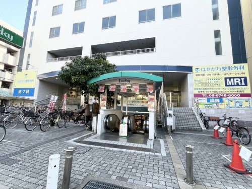 スーパー　ラッキー鴻池店（スーパー）まで519m