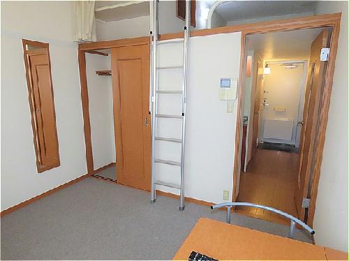 居室・リビング　ロフト付きのお部屋です