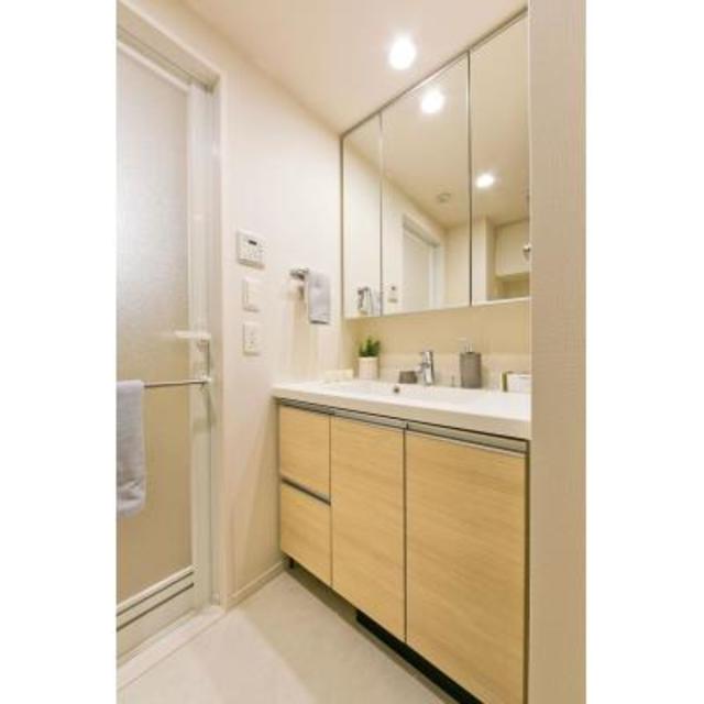 洗面設備　※写真は同タイプ住戸です。