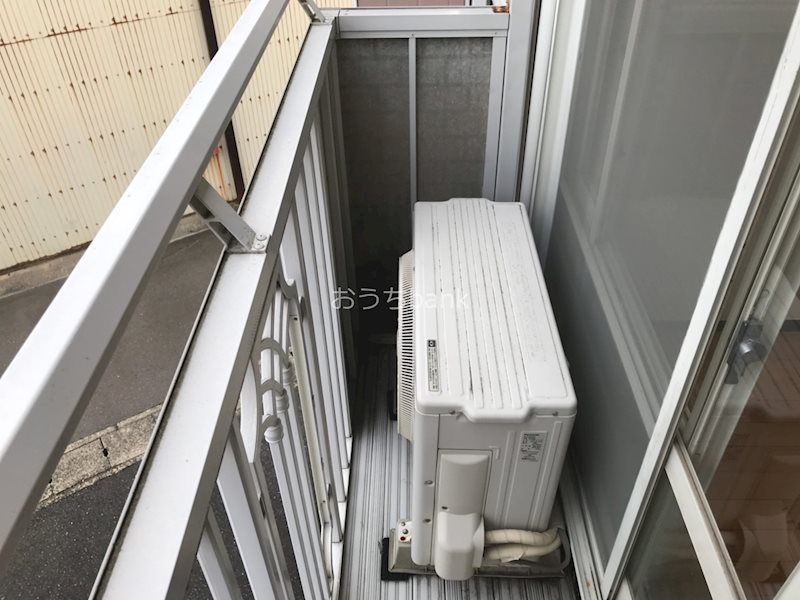 バルコニー　日当たりの良いベランダです。