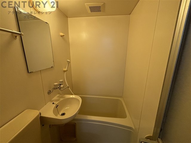 バス・シャワールーム　シンプルで機能的なユニットバスです！