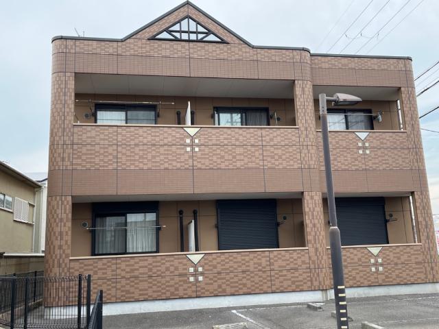 エントランス　外観写真（昼）