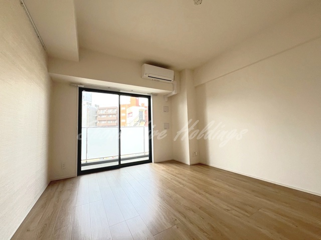 居室・リビング　8.3帖の洋室♪