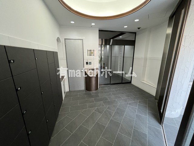 エントランス　建物の内部です