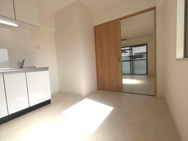 居室・リビング　ダイニングから洋室