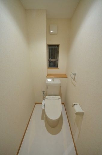 トイレ　スペースもかなり広めのトイレです。