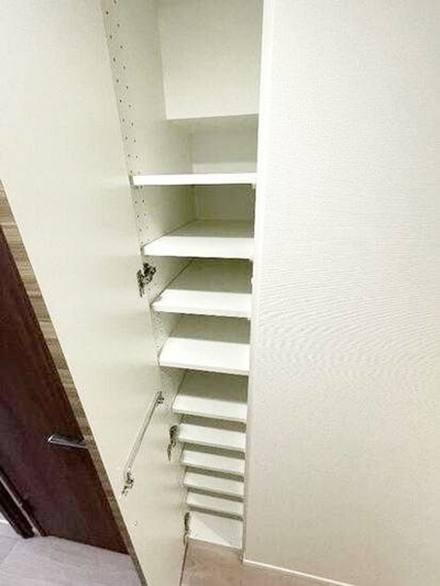 玄関　【設備充実の人気分譲マンション♪】