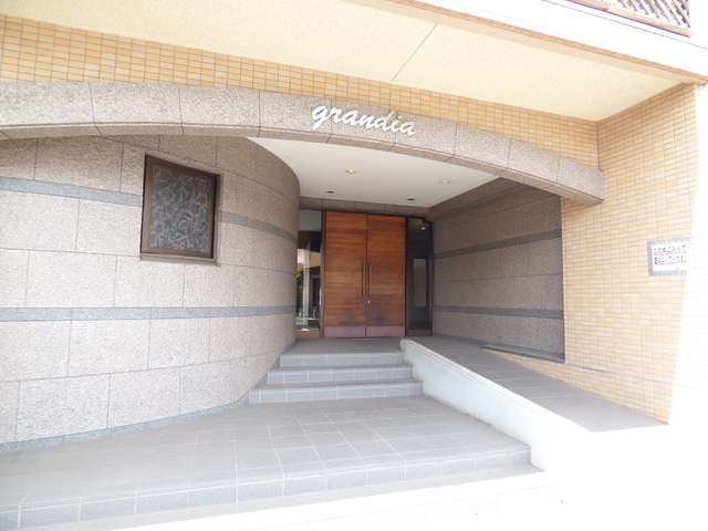 エントランス　素敵なエントランスですよね♪