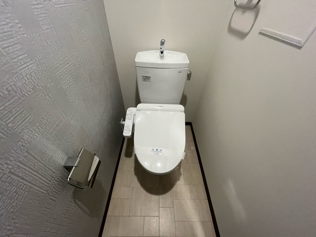 トイレ　※同施工会社のイメージ写真※