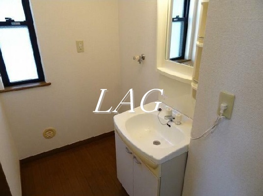 洗面設備　独立洗面台です。