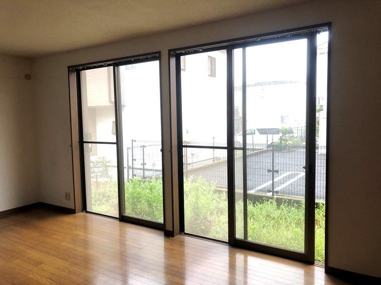 居室・リビング　開放感のあるゆったりとしたお部屋です♪